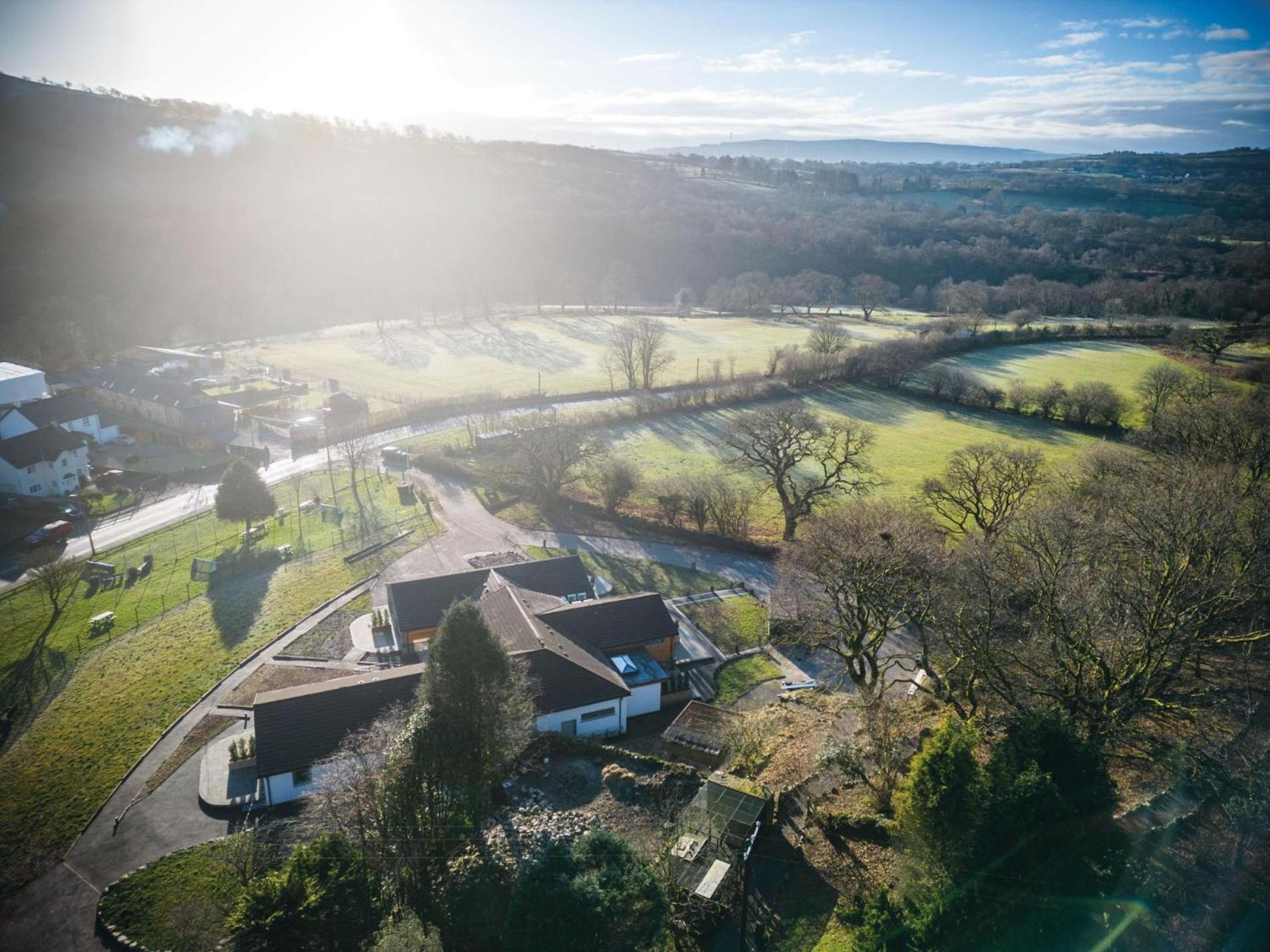 Suite 3 - Sleeping Giant Hotel - Pen Y Cae Inn Brecon Exterior foto